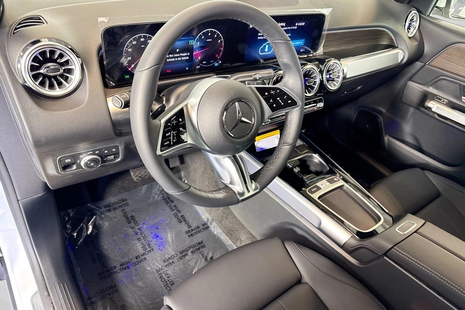 Thumbnail: 2026 Mercedes-Benz GLB - 3