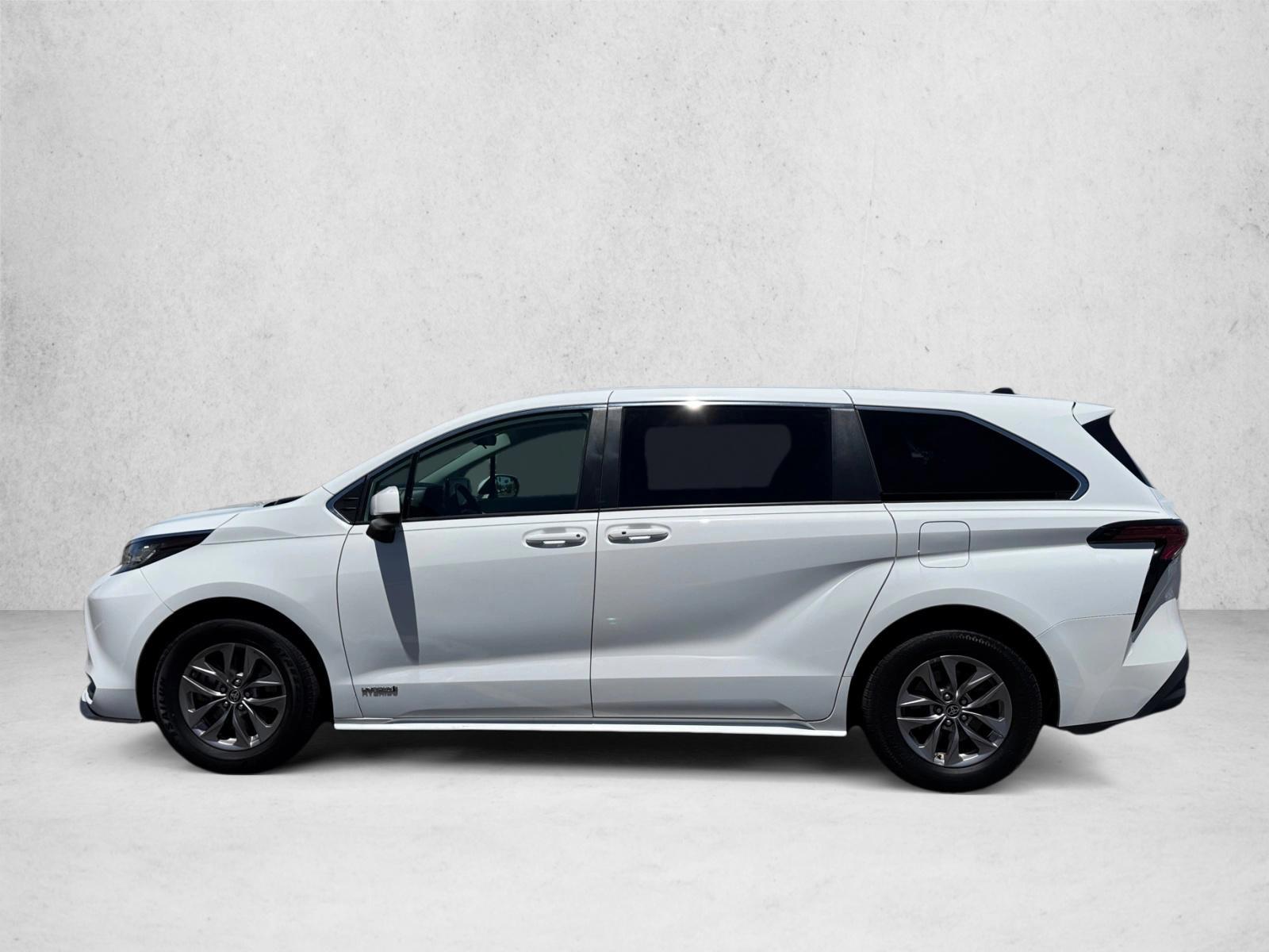Thumbnail: 2021 Toyota Sienna - 2