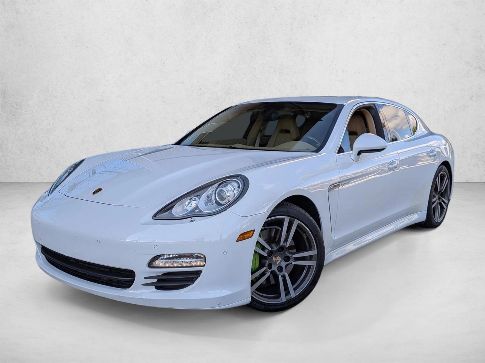 Thumbnail: 2013 Porsche Panamera - 1
