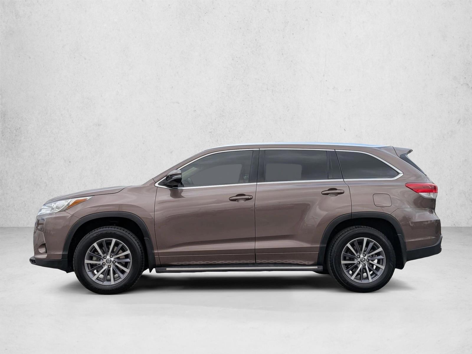 Thumbnail: 2017 Toyota Highlander - 2