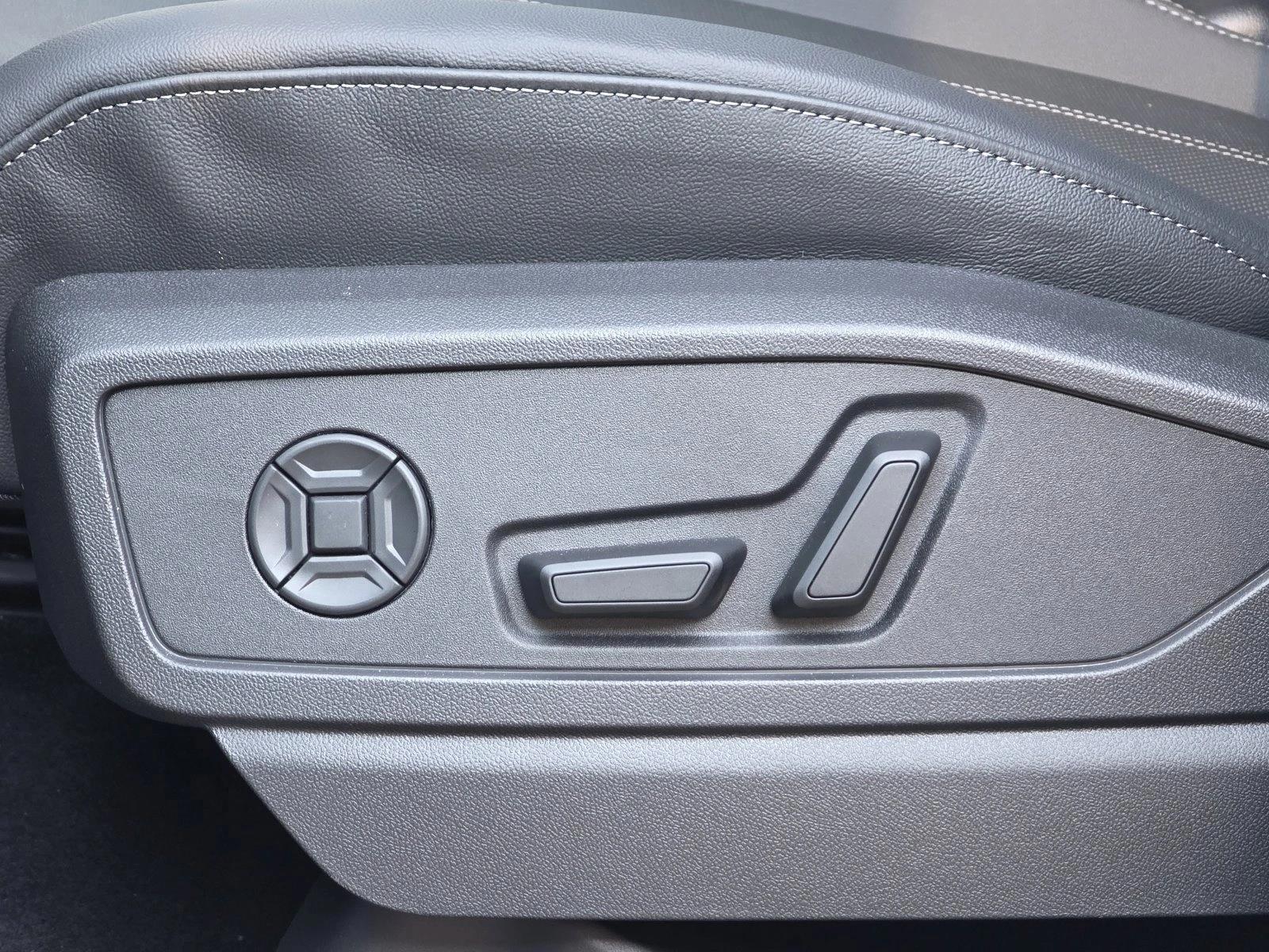 Thumbnail: 2025 Audi Q5 - 4