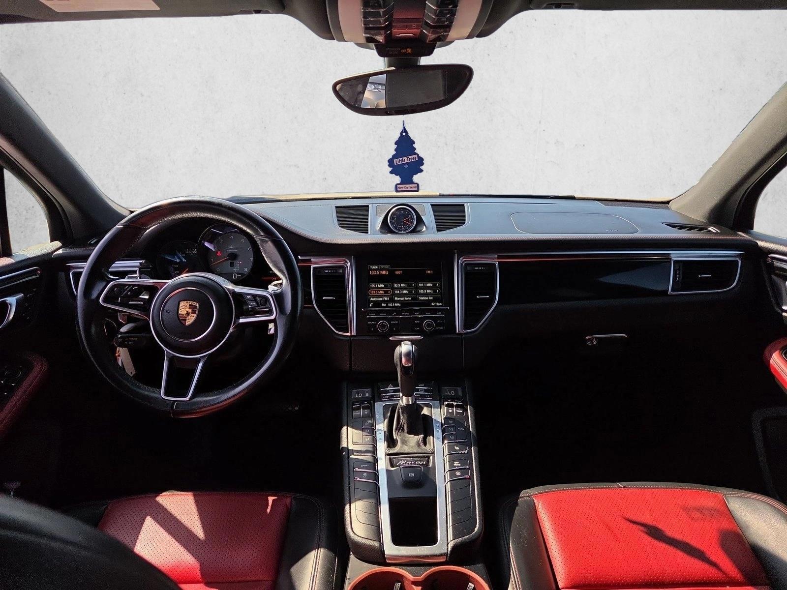 Thumbnail: 2016 Porsche Macan - 3