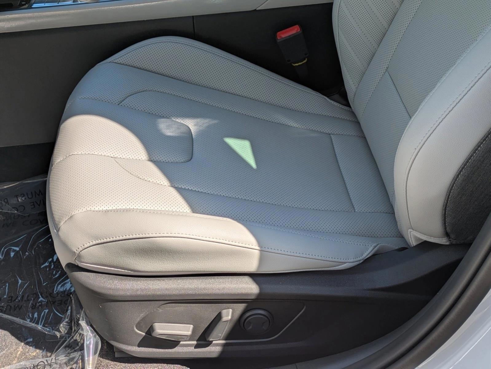 Thumbnail: 2026 Hyundai Elantra - 4