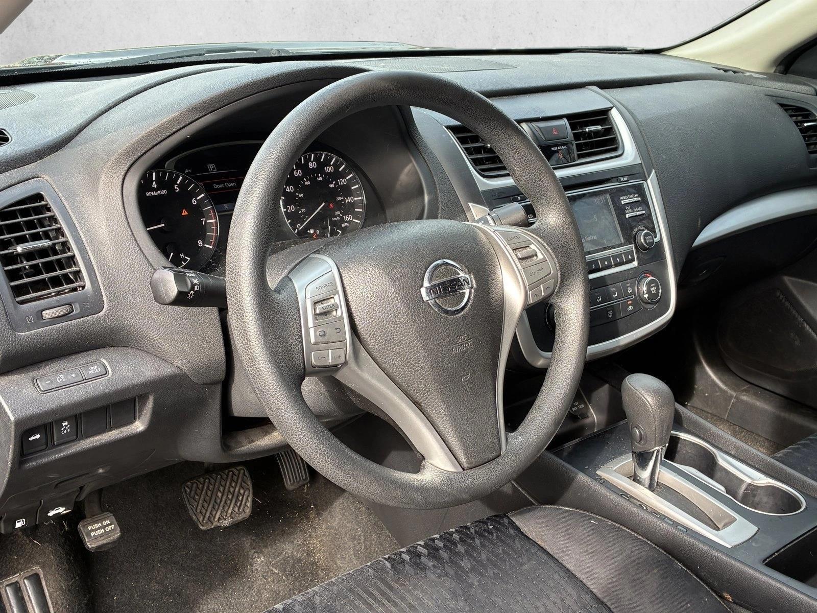 Thumbnail: 2018 Nissan Altima - 3