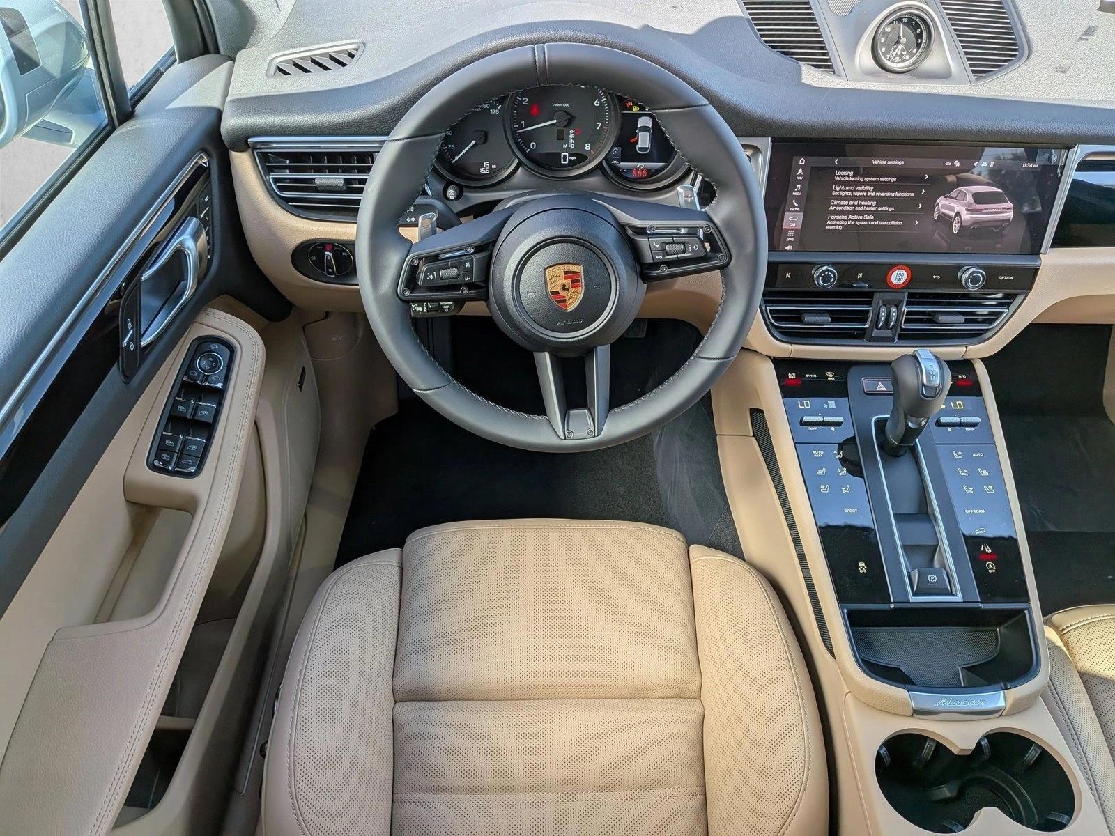 Thumbnail: 2026 Porsche Macan - 3
