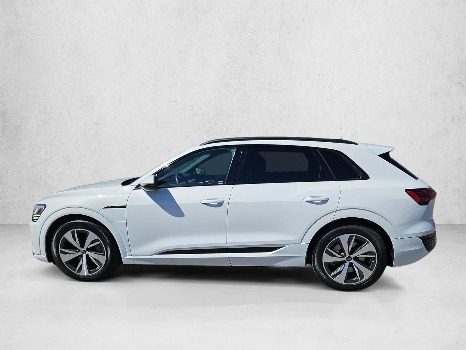 Thumbnail: 2024 Audi Q8 e-tron - 2
