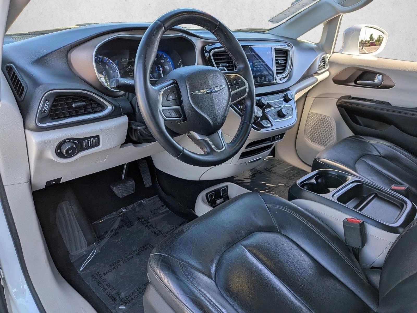 2017 Chrysler Pacifica Touring-L - Photo 13