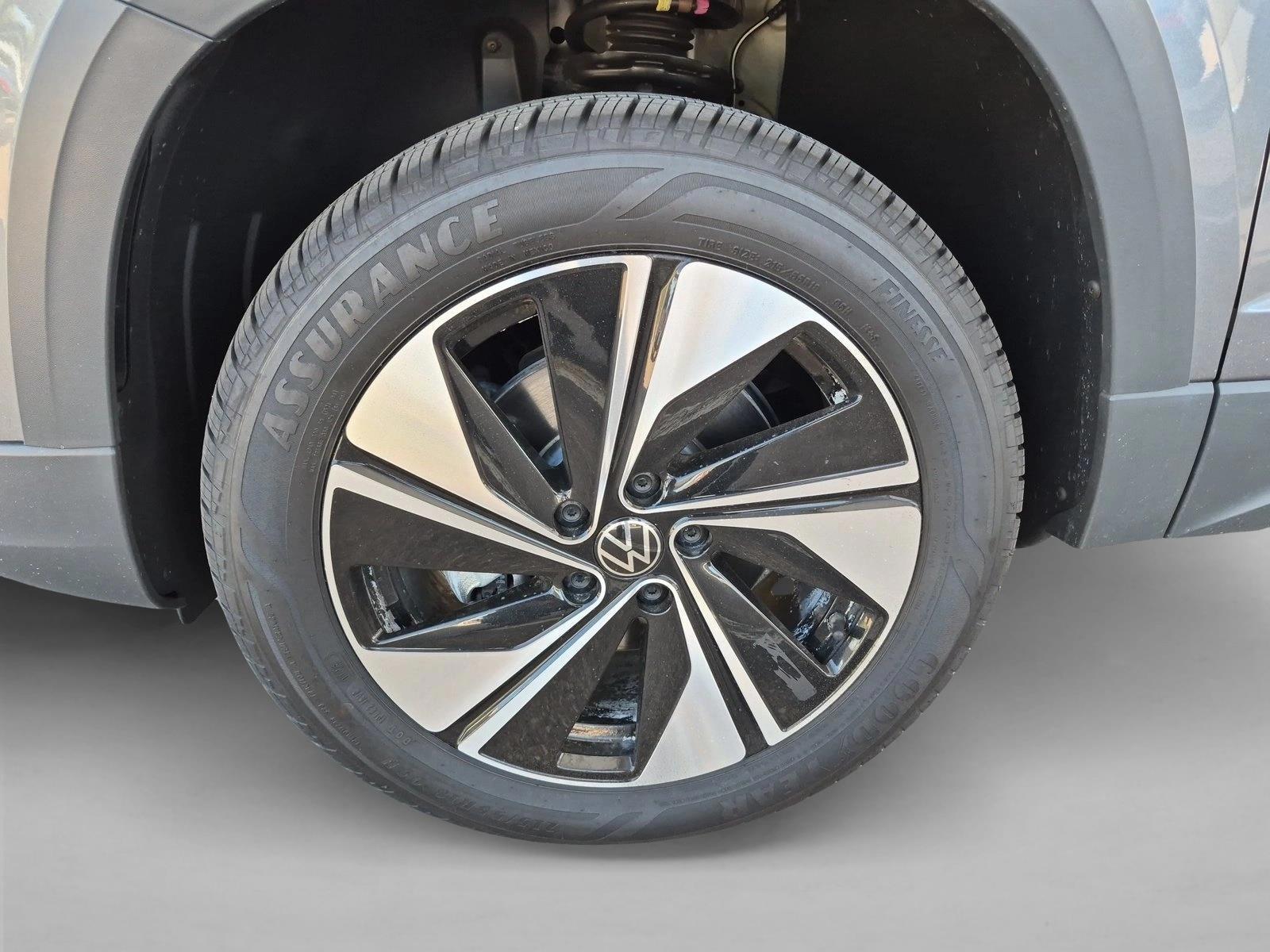 2024 Volkswagen Taos SE - Photo 23