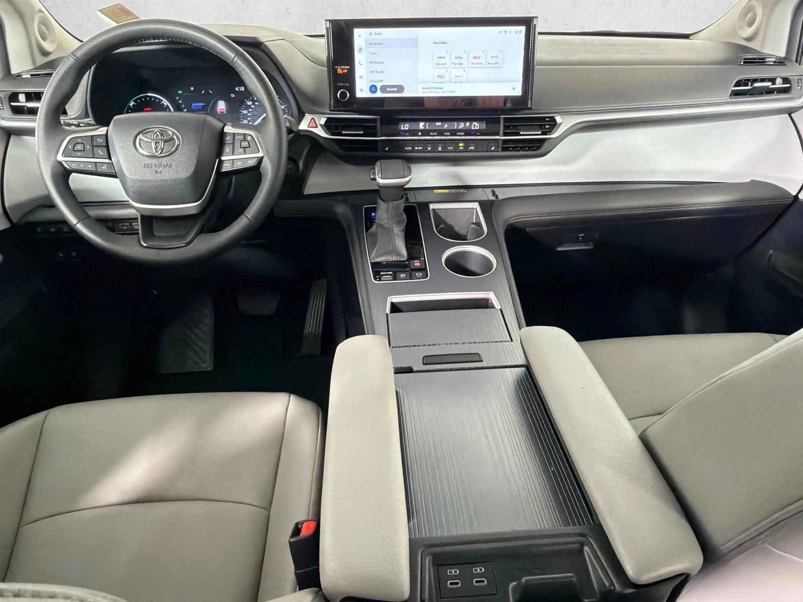 Thumbnail: 2025 Toyota Sienna - 3