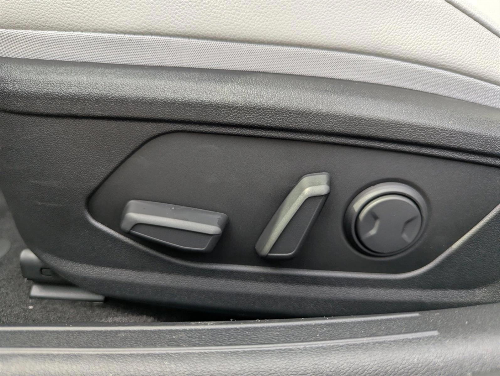 Thumbnail: 2026 Hyundai Elantra - 4