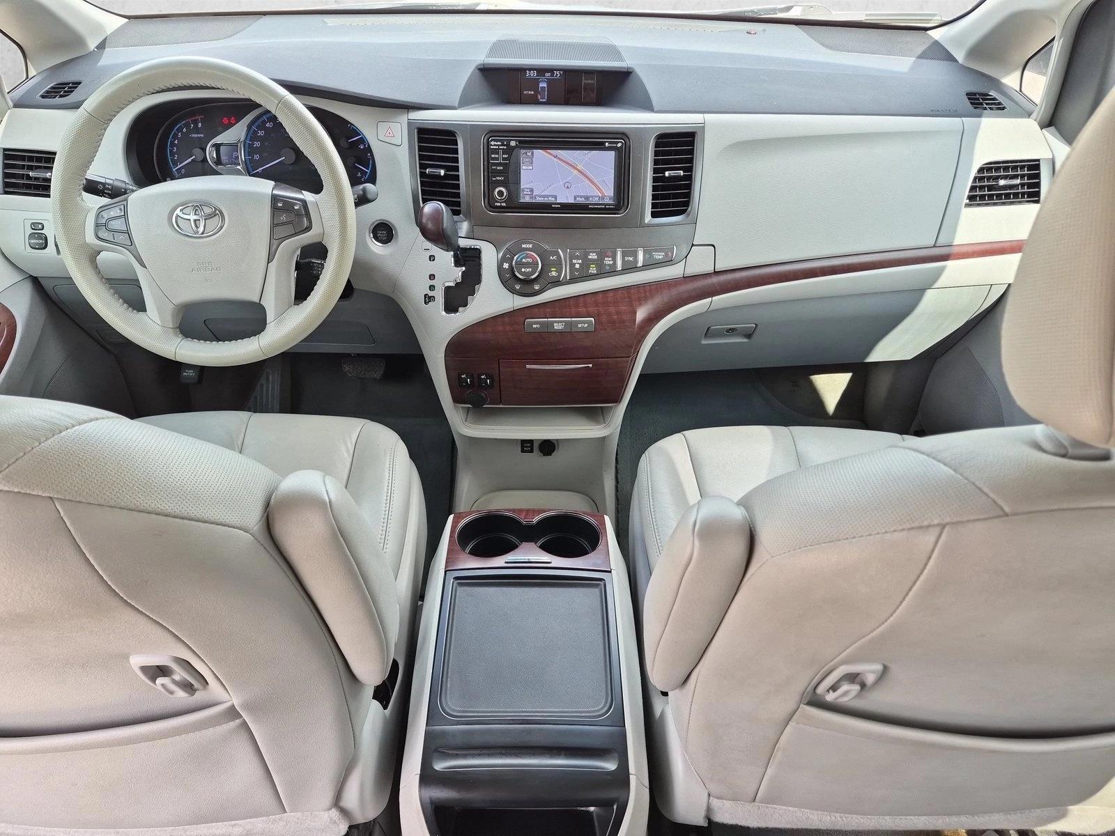 2014 Toyota Sienna, photo 16