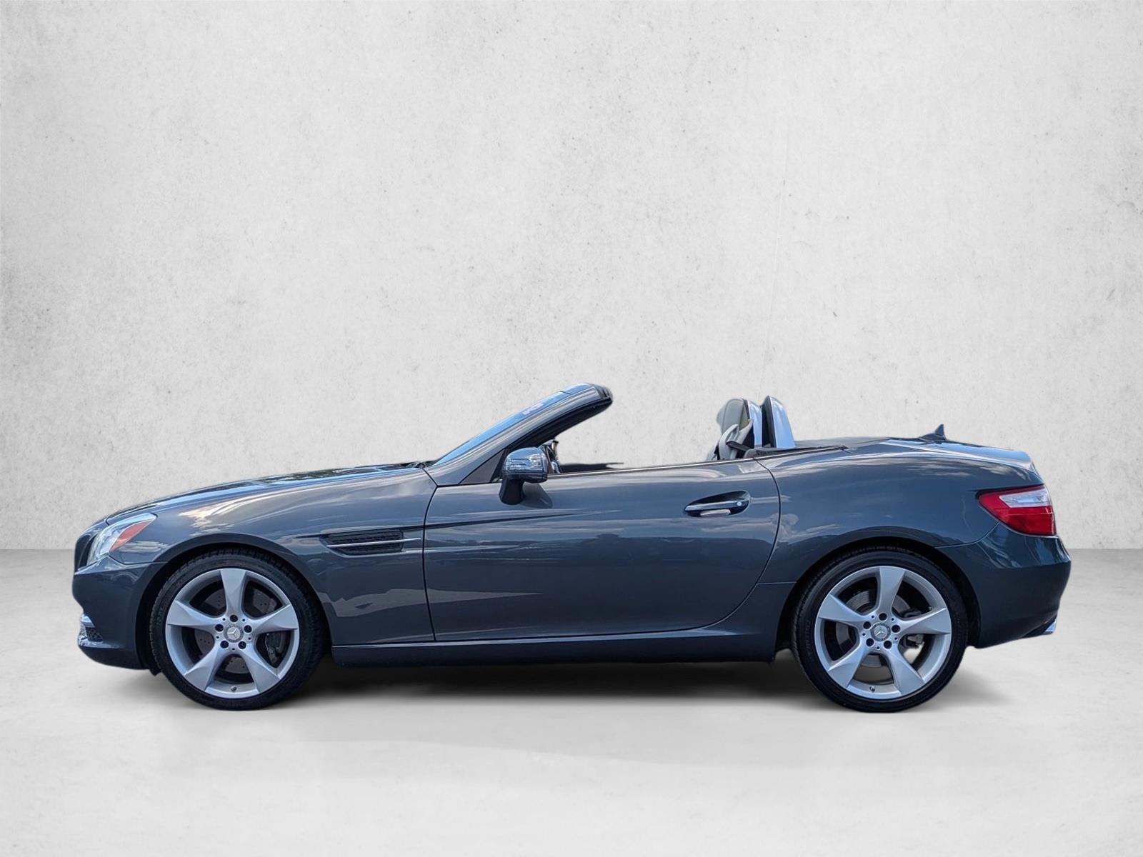 Thumbnail: 2012 Mercedes-Benz SLK - 3