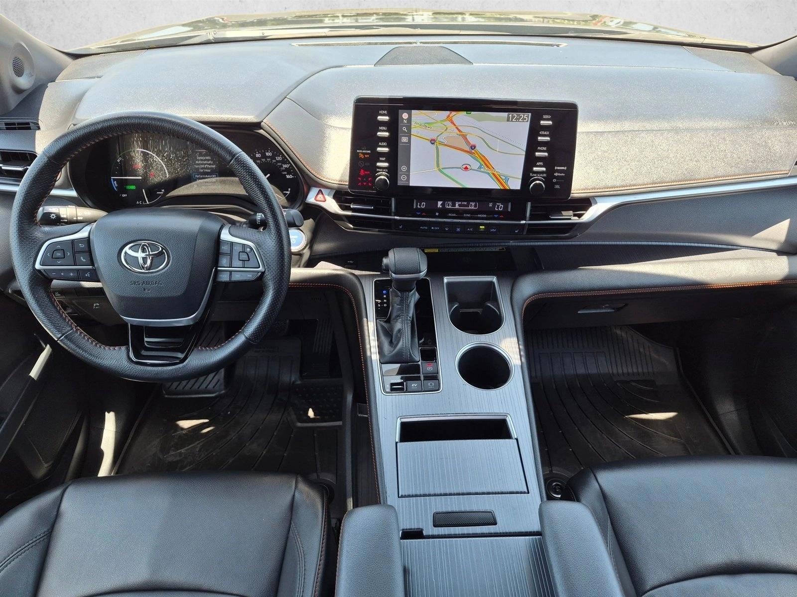 Thumbnail: 2021 Toyota Sienna - 3