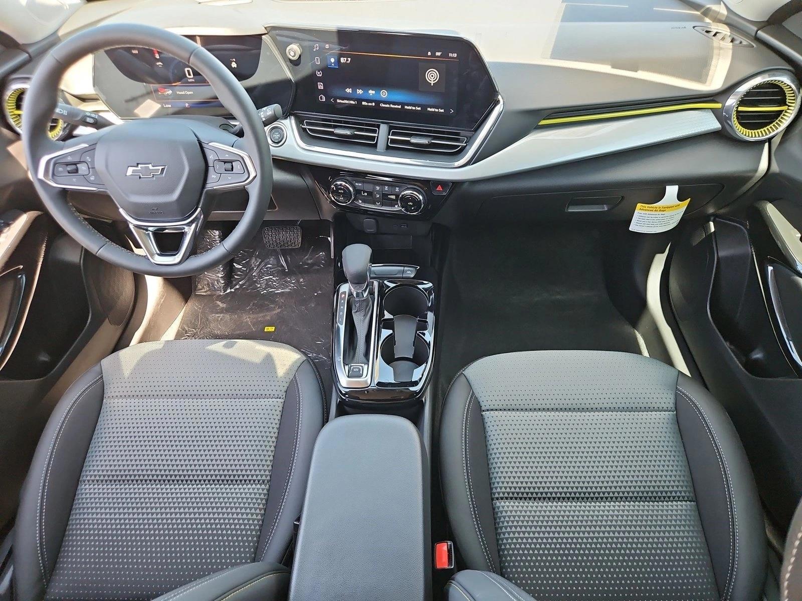 Thumbnail: 2026 Chevrolet Trax - 4
