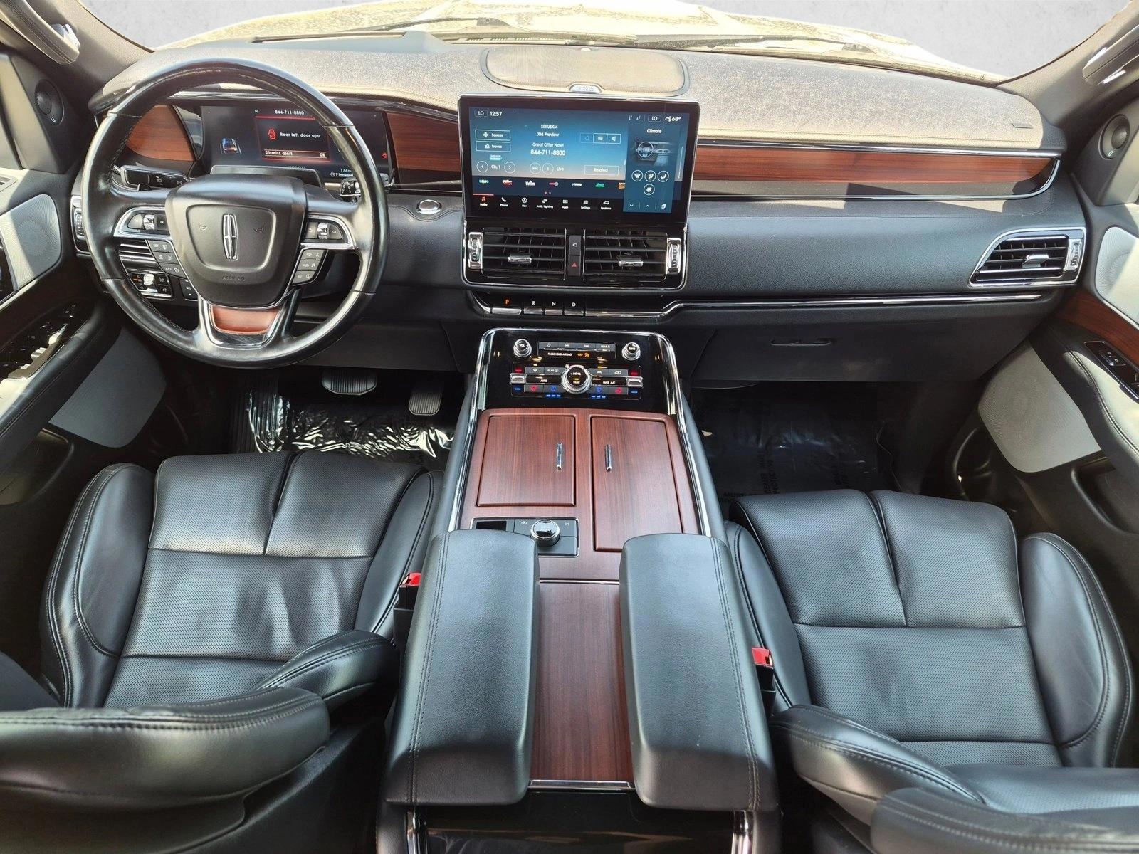 Thumbnail: 2023 Lincoln Navigator - 3
