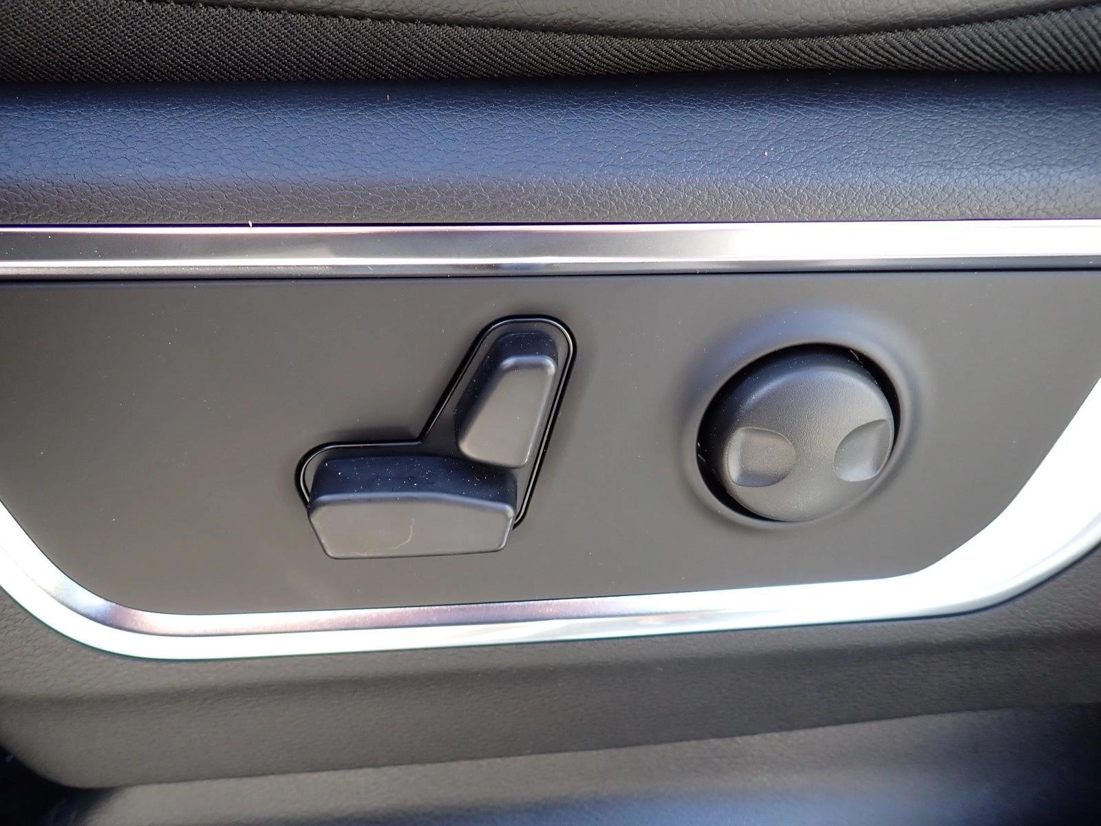 Thumbnail: 2026 RAM 1500 - 3