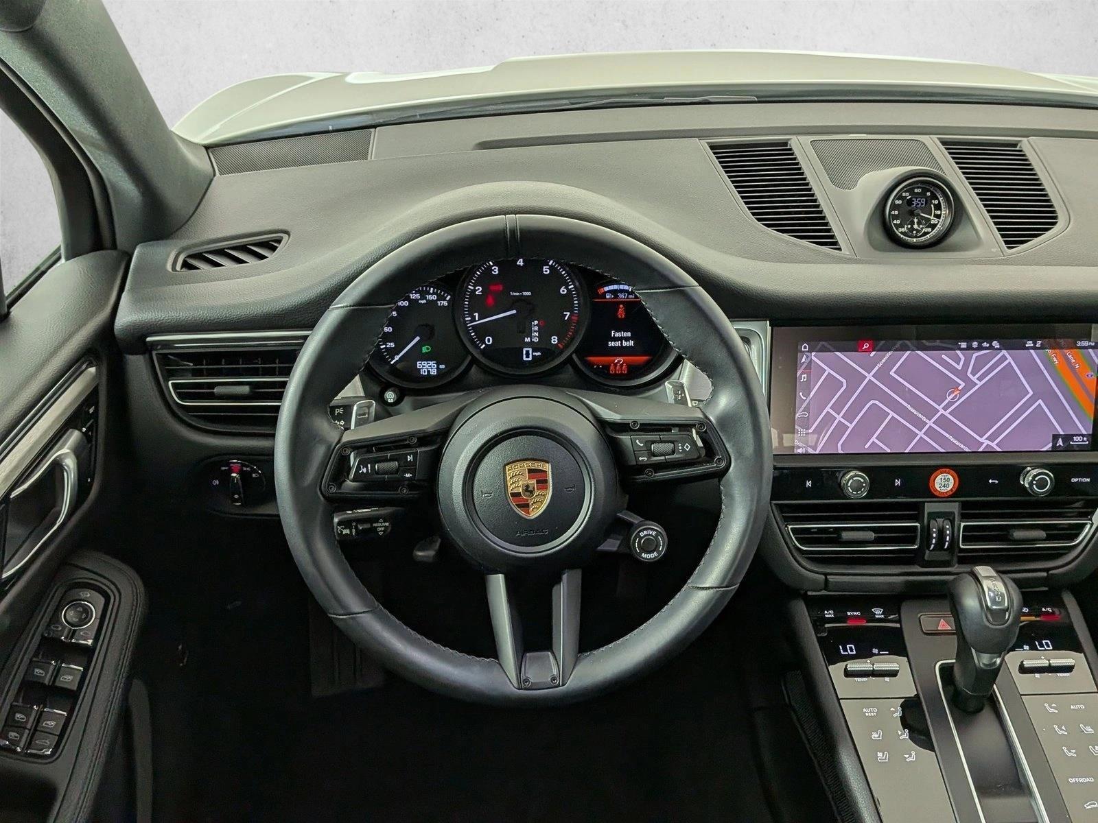 Thumbnail: 2026 Porsche Macan - 3