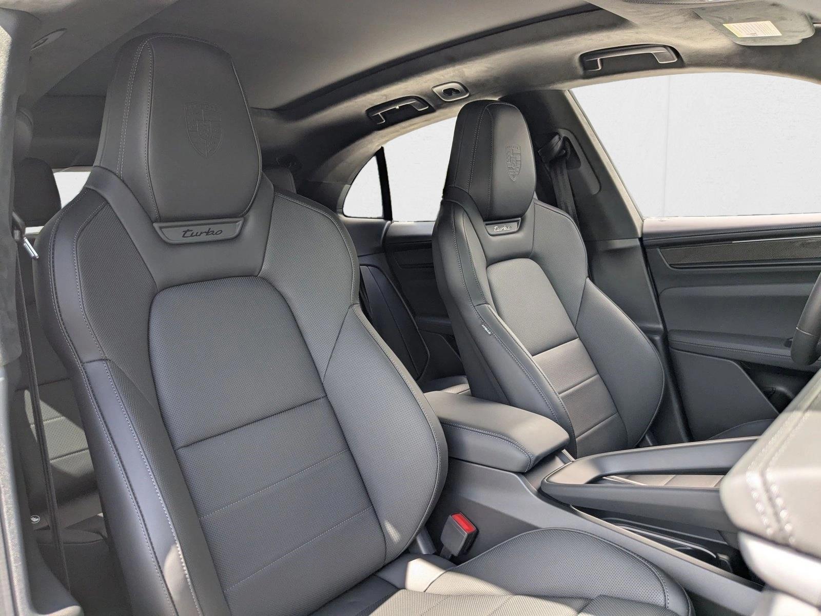 2025 Porsche Macan Turbo Electric - Photo 27