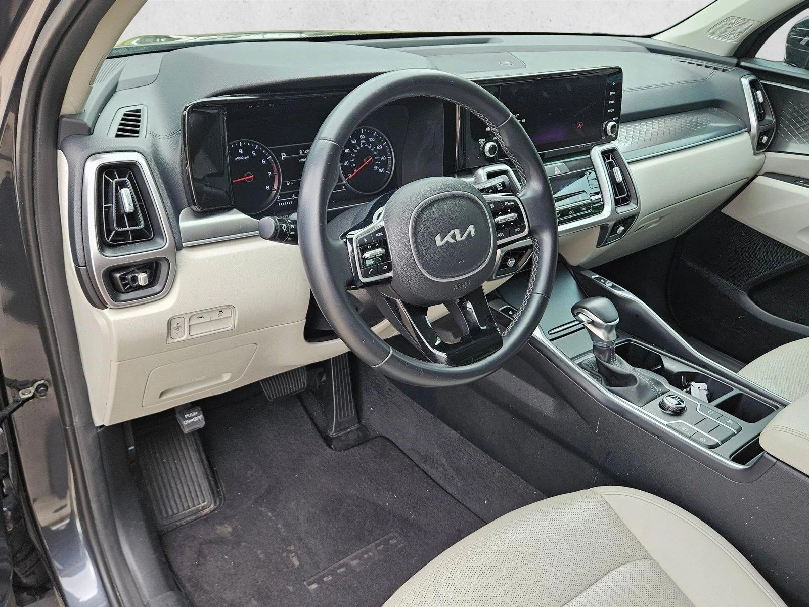 Thumbnail: 2023 Kia Sorento - 3