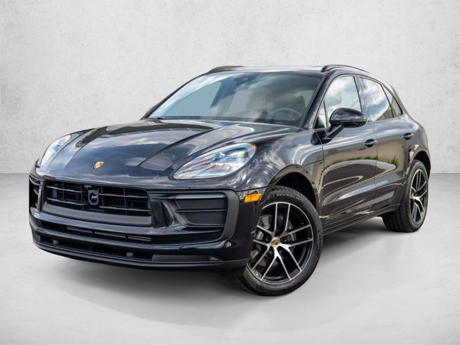 Thumbnail: 2026 Porsche Macan - 1