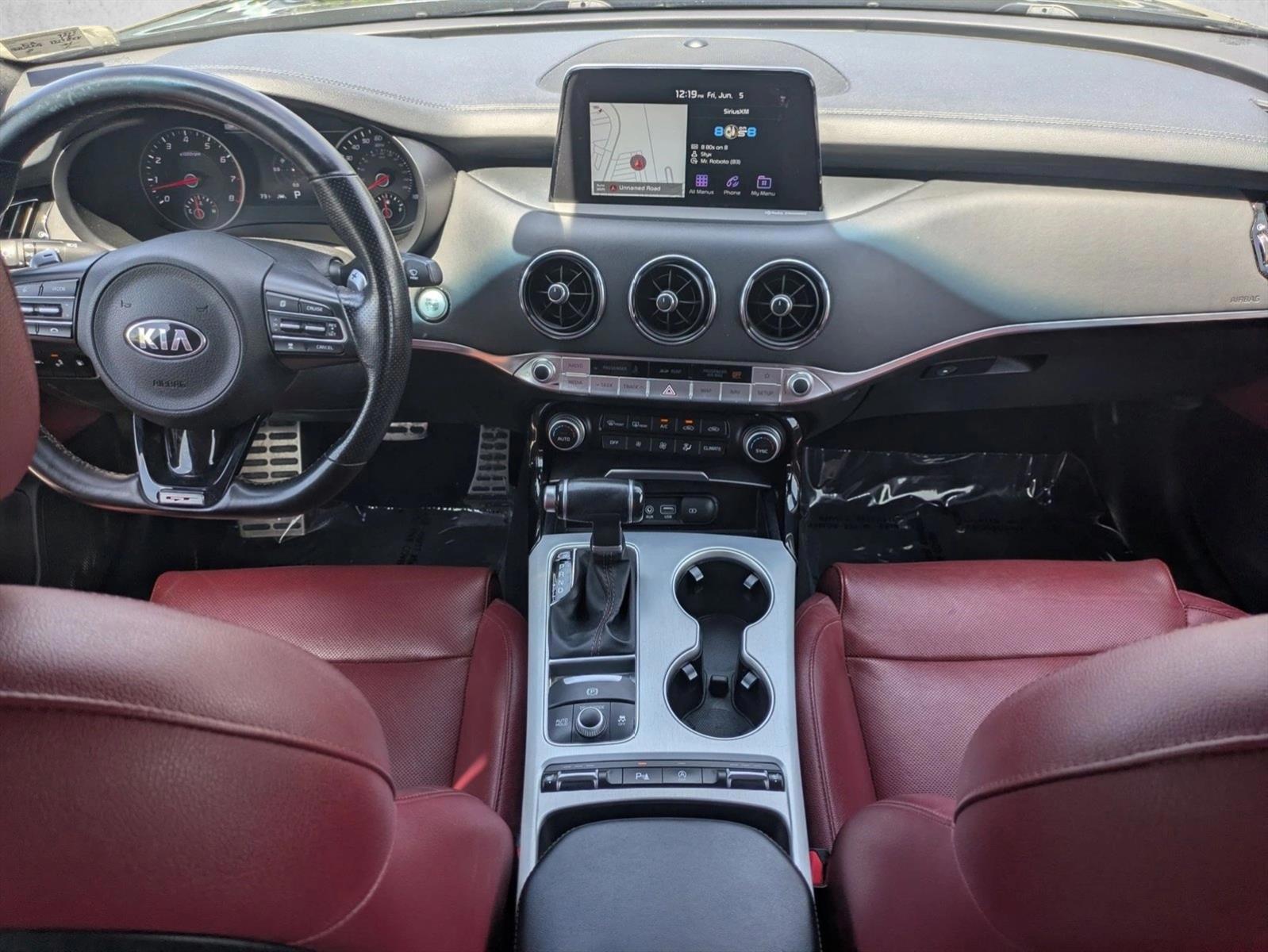 Thumbnail: 2018 Kia Stinger - 3
