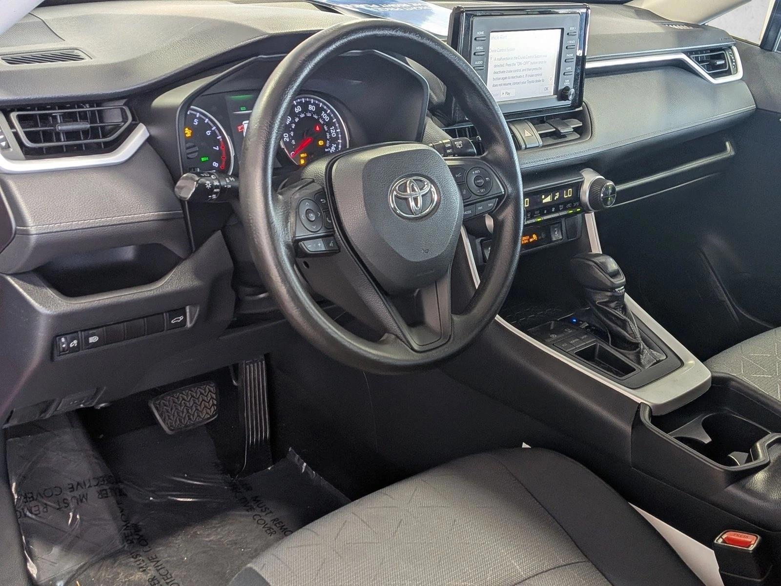 Thumbnail: 2019 Toyota RAV4 - 3