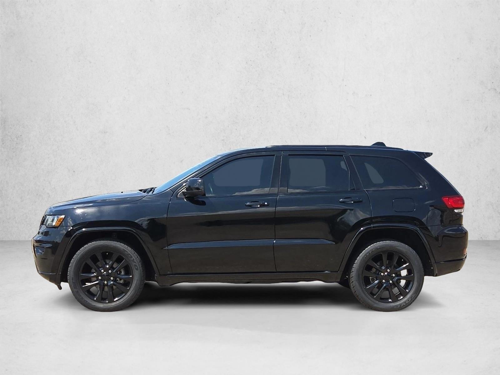 Thumbnail: 2017 Jeep Grand Cherokee - 2