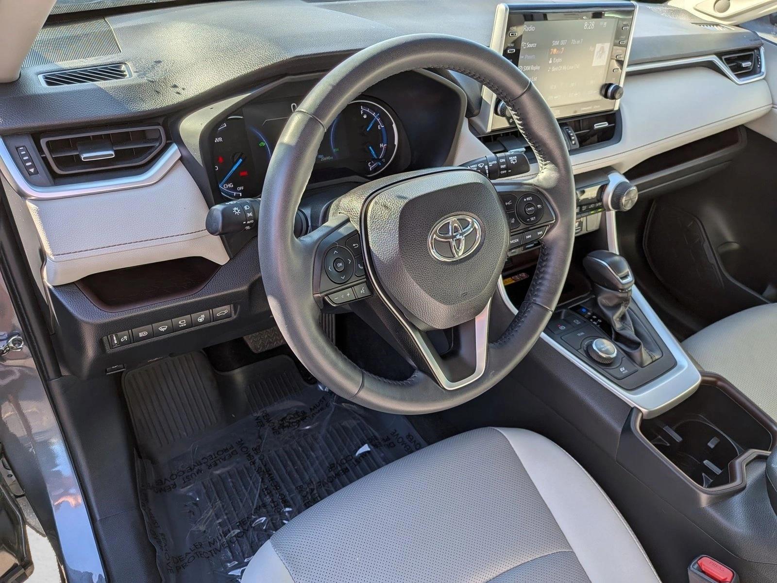Thumbnail: 2022 Toyota RAV4 - 3
