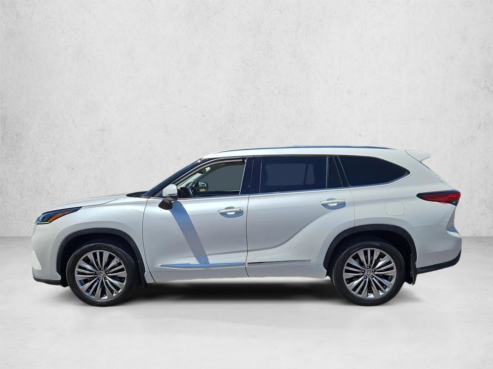 Thumbnail: 2021 Toyota Highlander - 2