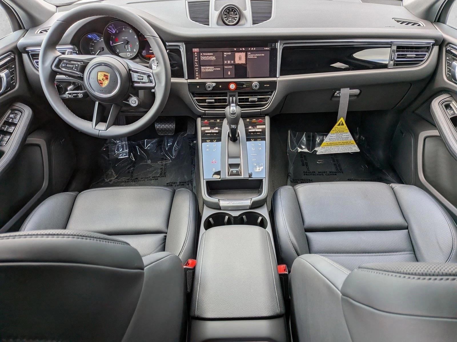 Thumbnail: 2026 Porsche Macan - 5