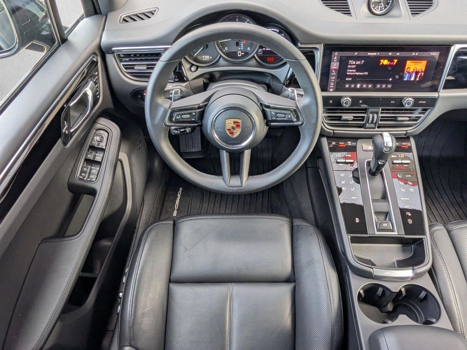Thumbnail: 2026 Porsche Macan - 4