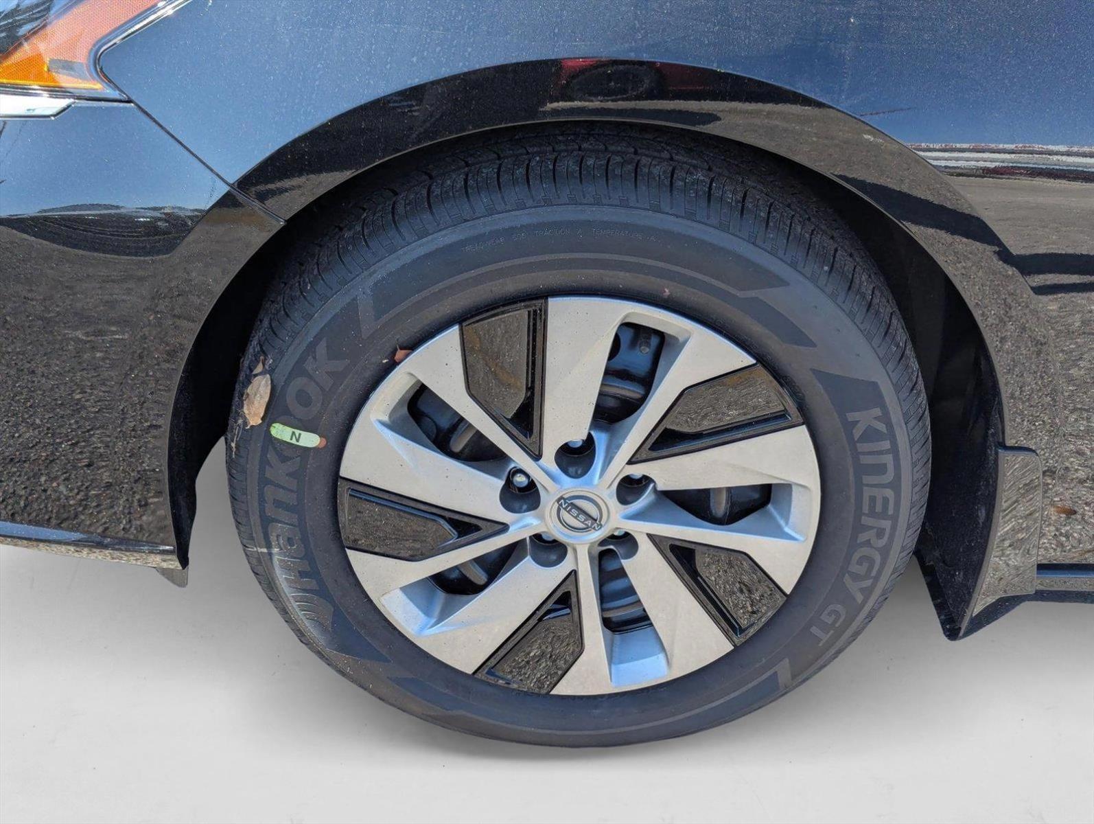 2025 Nissan Altima S - Photo 9