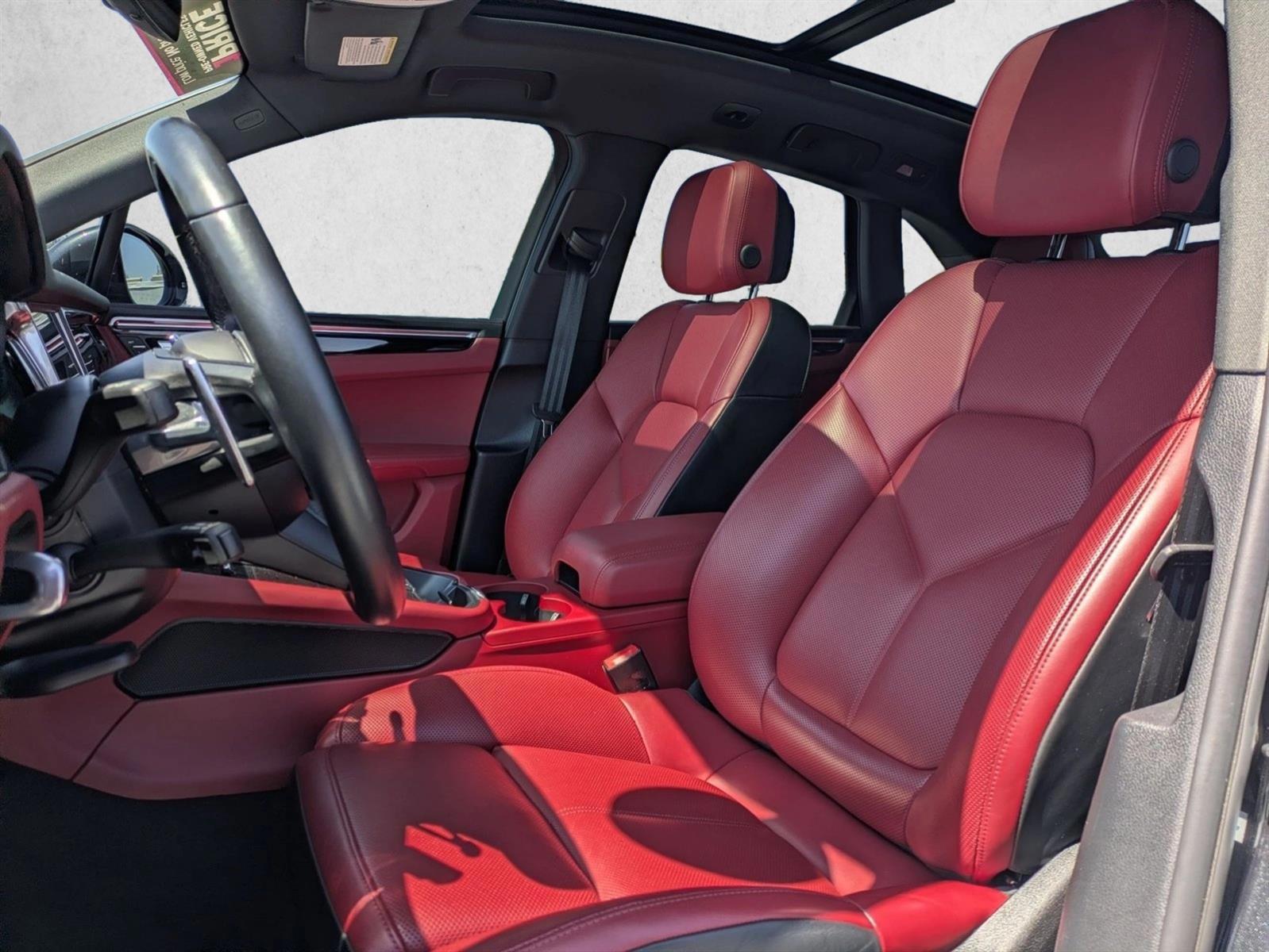 2024 Porsche Macan S - Photo 17