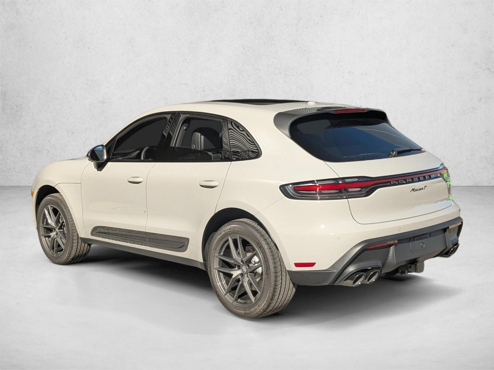 2026 Porsche Macan T - Photo 3