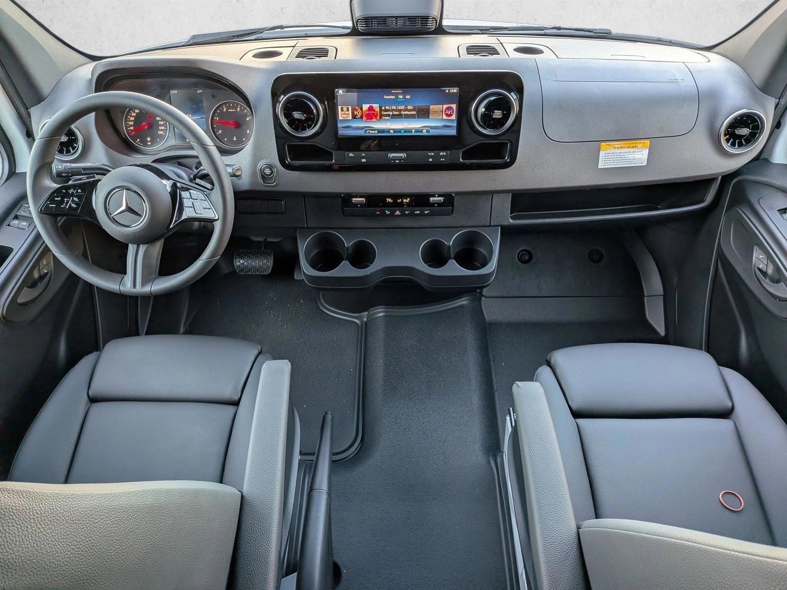 Thumbnail: 2026 Mercedes-Benz Sprinter - 4