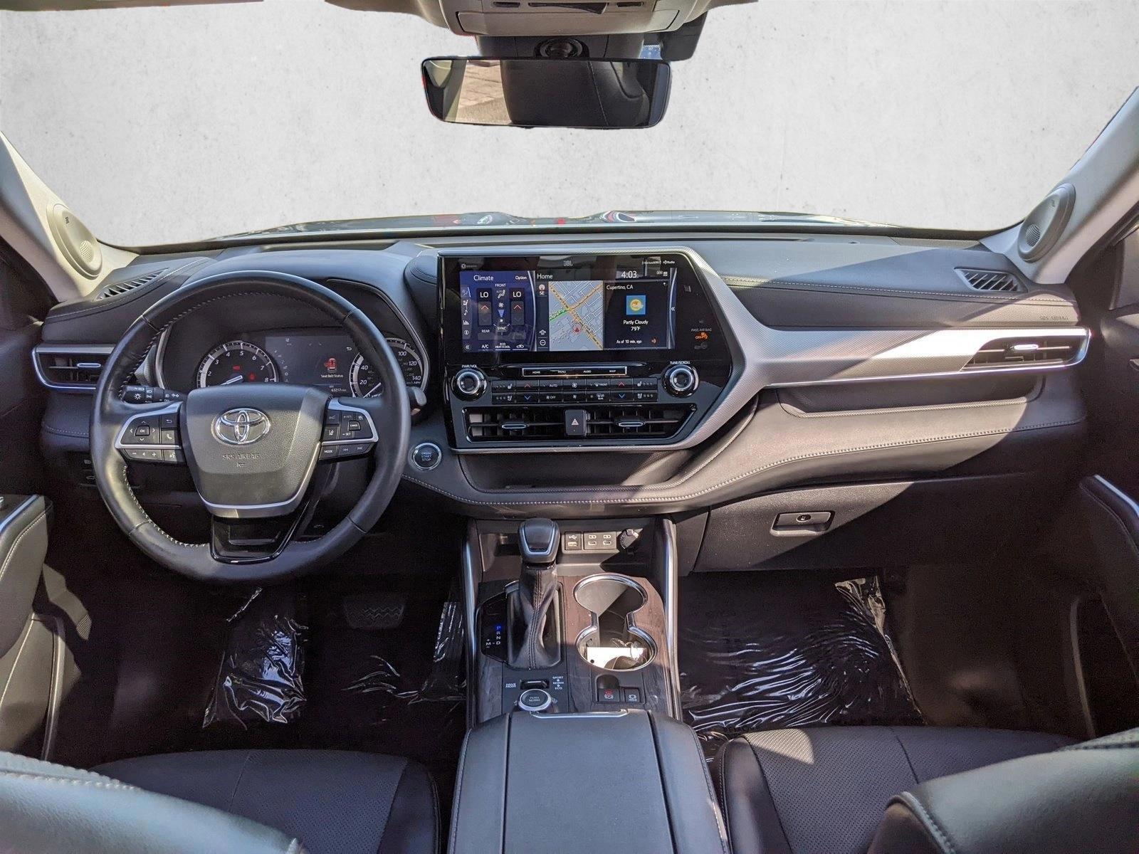 Thumbnail: 2022 Toyota Highlander - 3