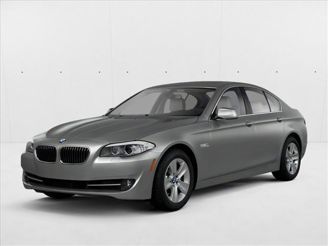 2012 BMW 5 Series's photo