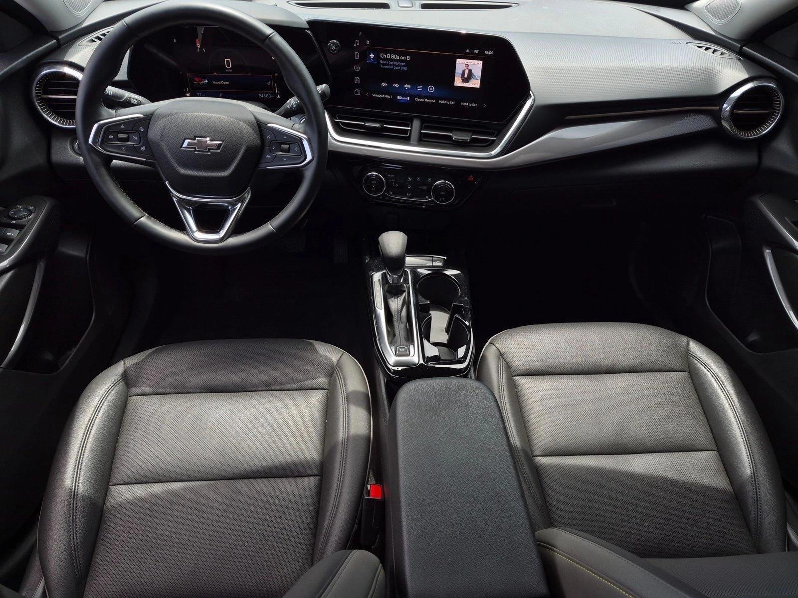 Thumbnail: 2025 Chevrolet Trax - 3