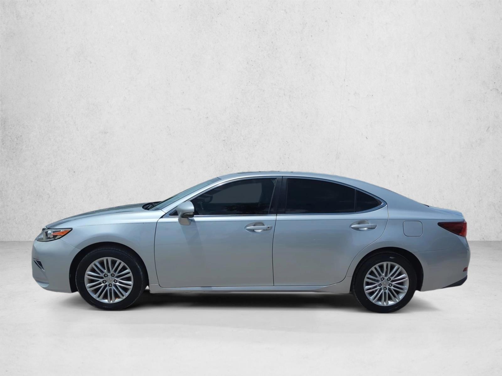 Thumbnail: 2016 Lexus ES - 2