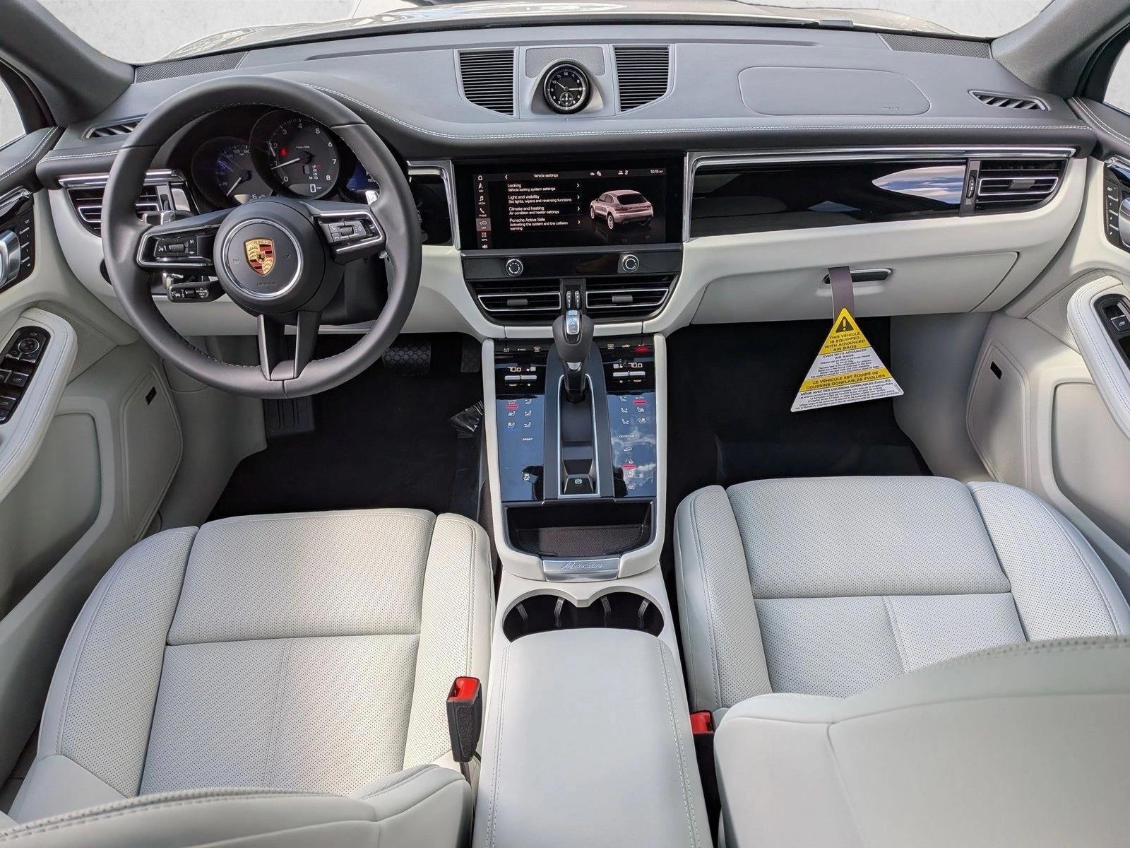 Thumbnail: 2026 Porsche Macan - 5