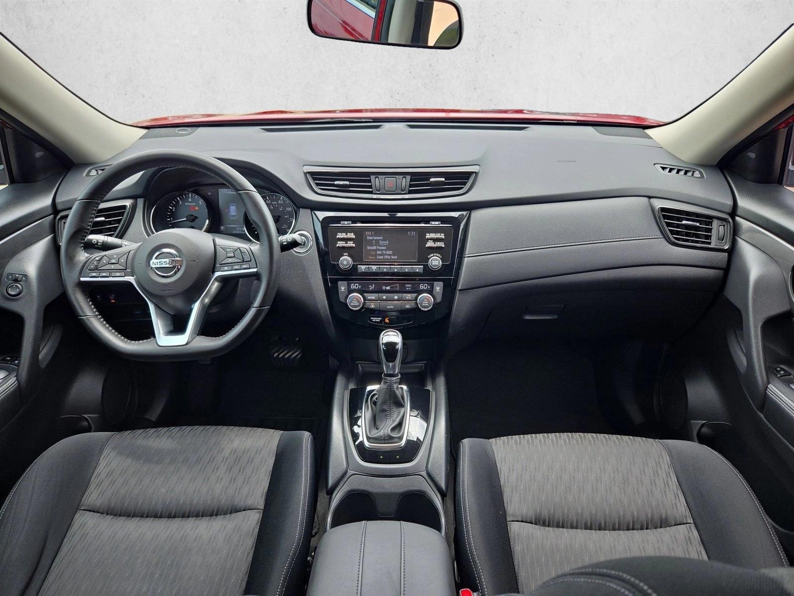 Thumbnail: 2017 Nissan Rogue - 3