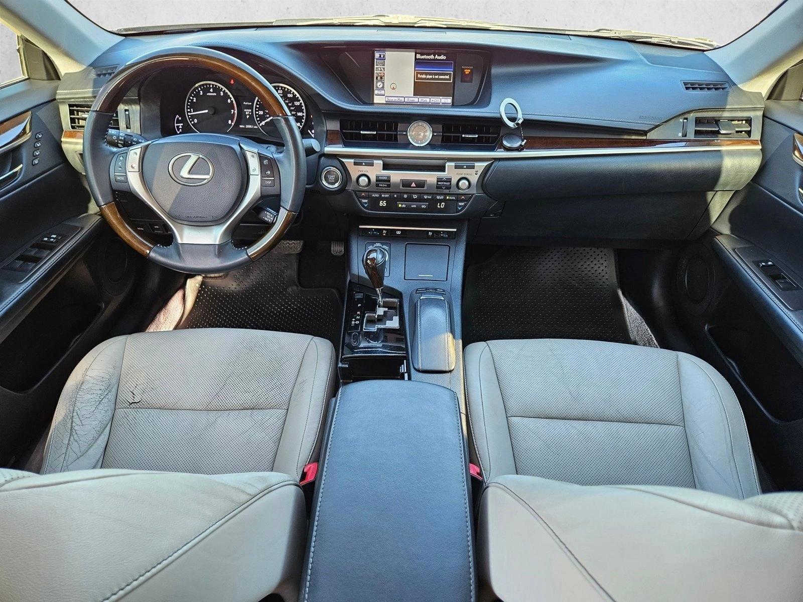 Thumbnail: 2014 Lexus ES - 3