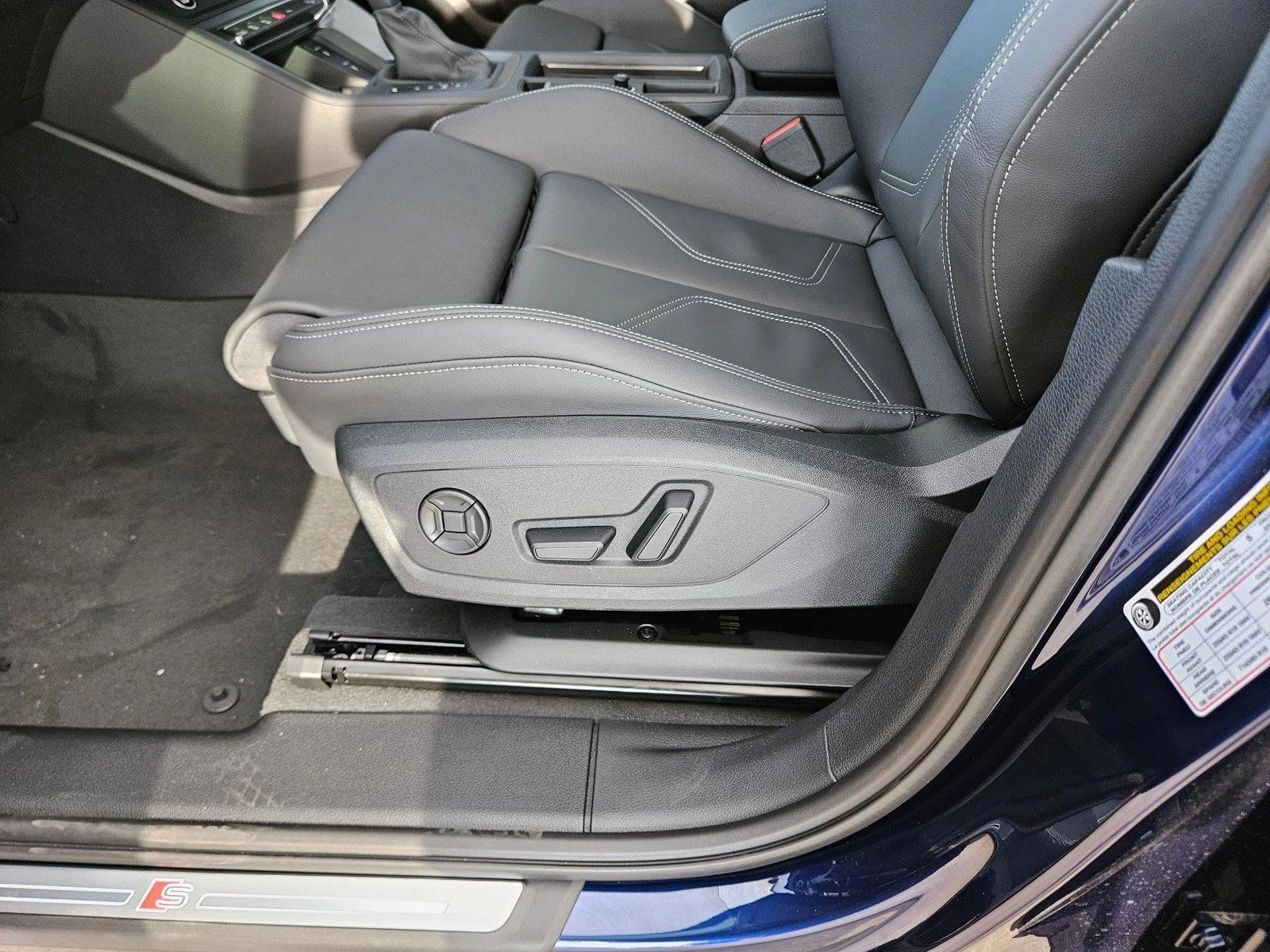 Thumbnail: 2025 Audi Q3 - 4