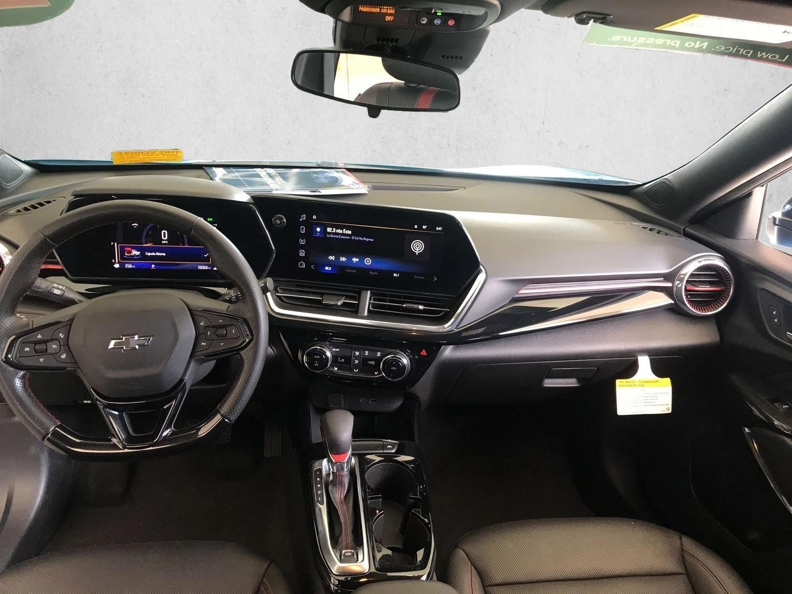 Thumbnail: 2025 Chevrolet Trax - 3