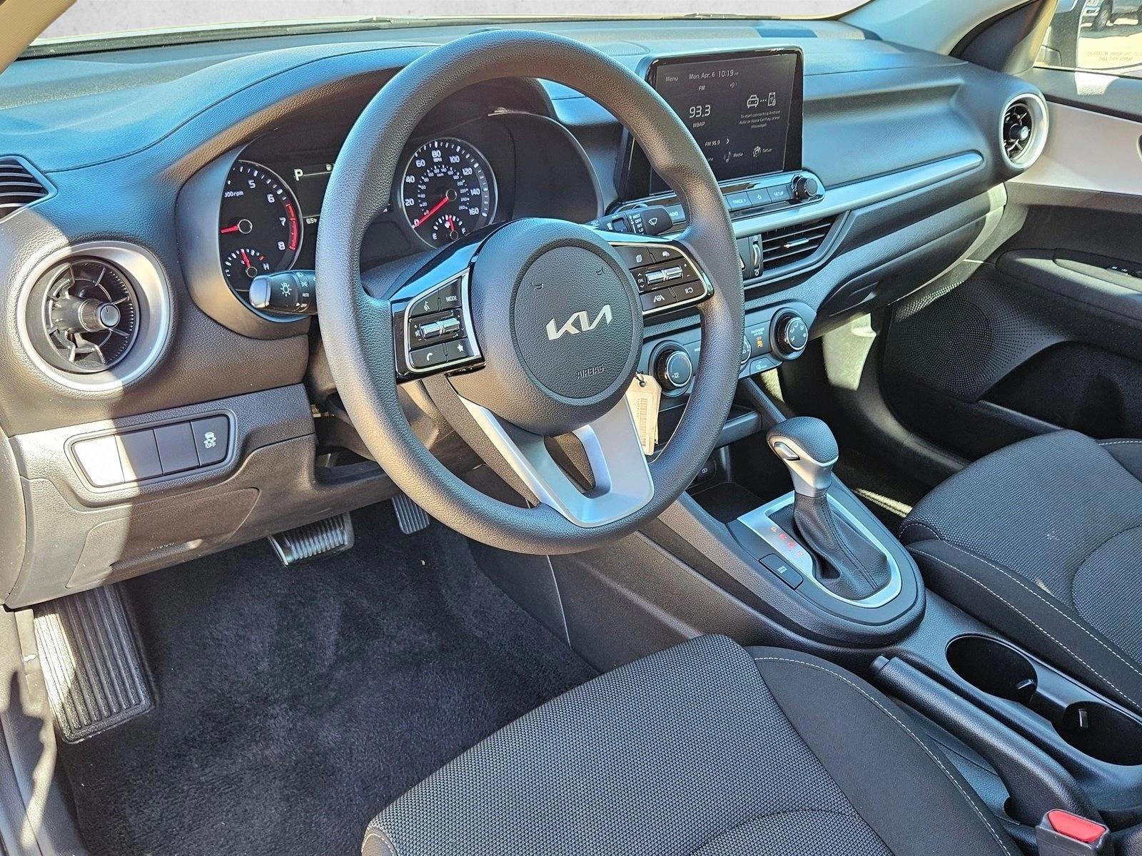 Thumbnail: 2024 Kia Forte - 3
