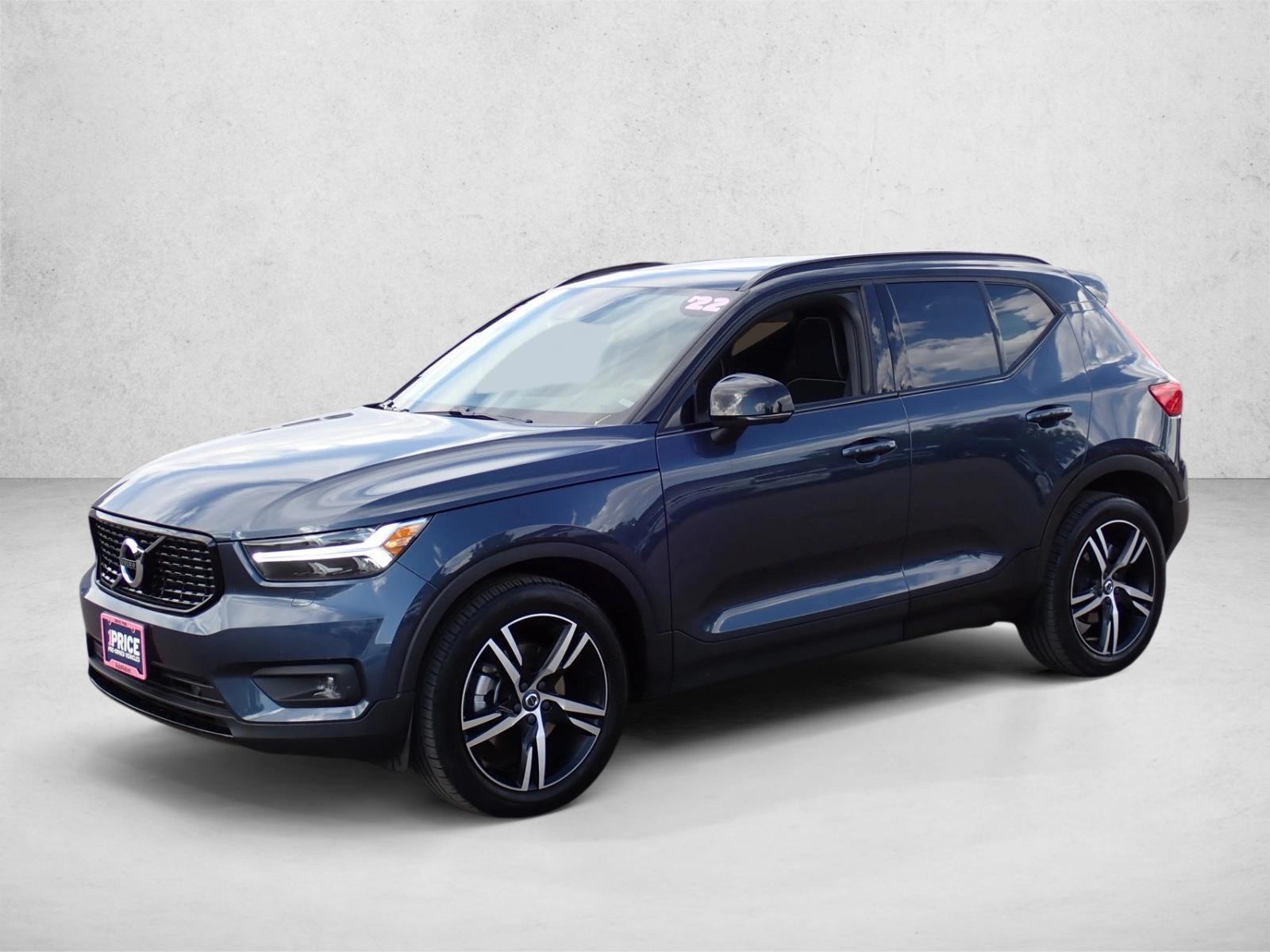Thumbnail: 2022 Volvo XC40 - 1