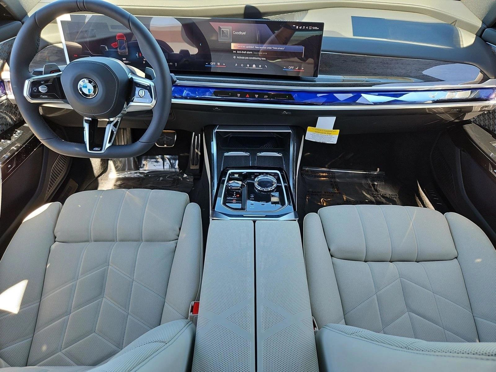 Thumbnail: 2026 BMW 7 Series - 3