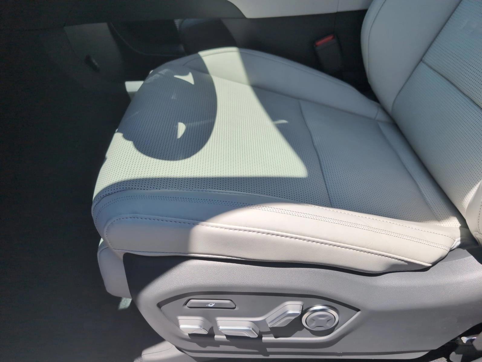 Thumbnail: 2026 Hyundai Santa Fe - 4