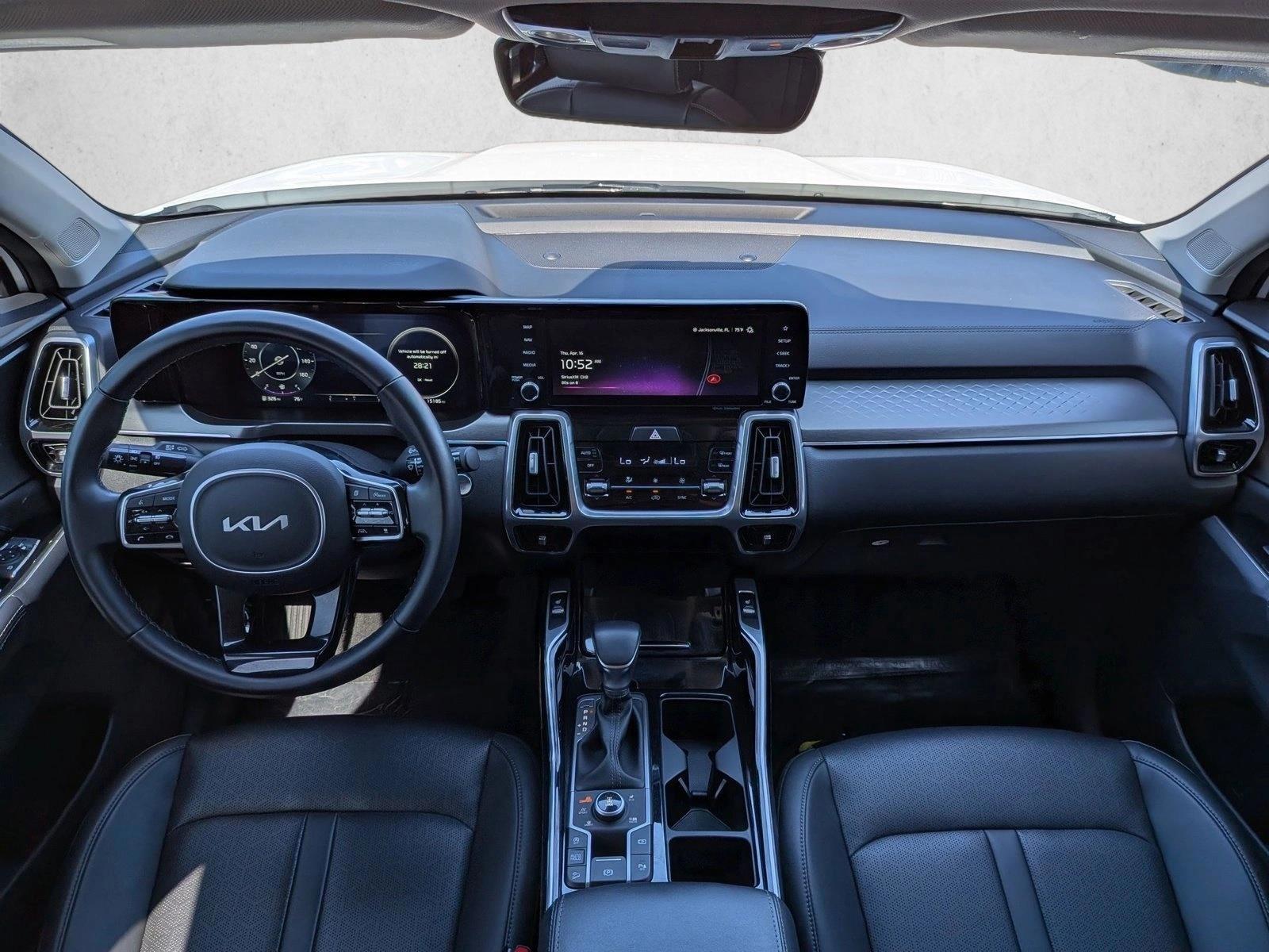Thumbnail: 2023 Kia Sorento - 3