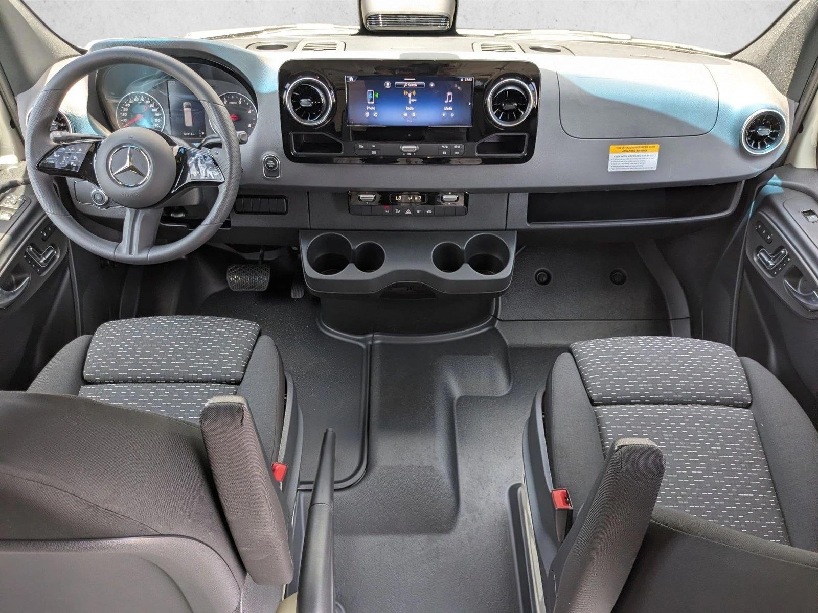 Thumbnail: 2026 Mercedes-Benz Sprinter - 3